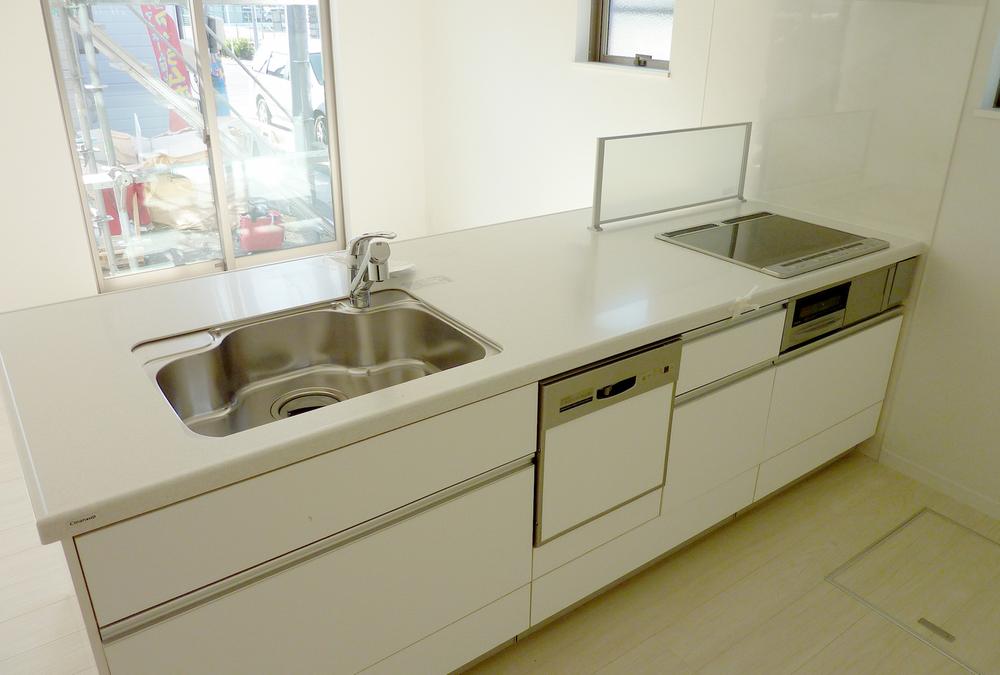 Kitchen. Indoor (12 May 2013) Shooting