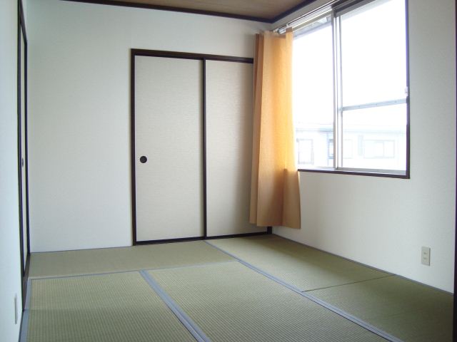 Living and room. West room