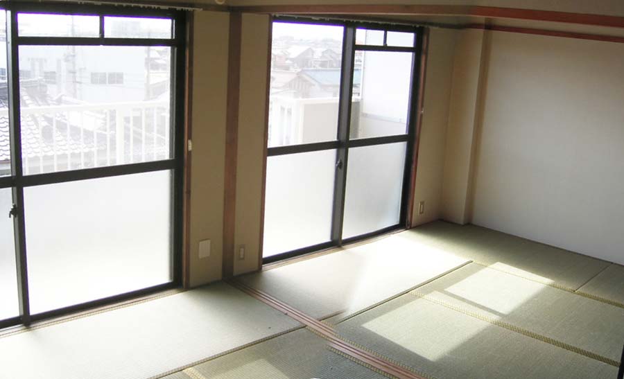 Living and room. Japanese-style room 6 tatami × 2 room