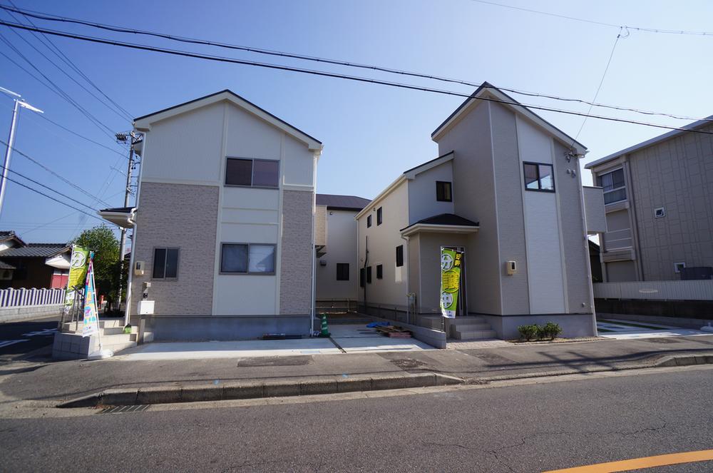 Local appearance photo. 1 Building ・ Building 2 / Local (11 May 2013) Shooting