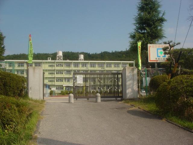 Primary school. Kasugai Municipal dais until the elementary school 887m