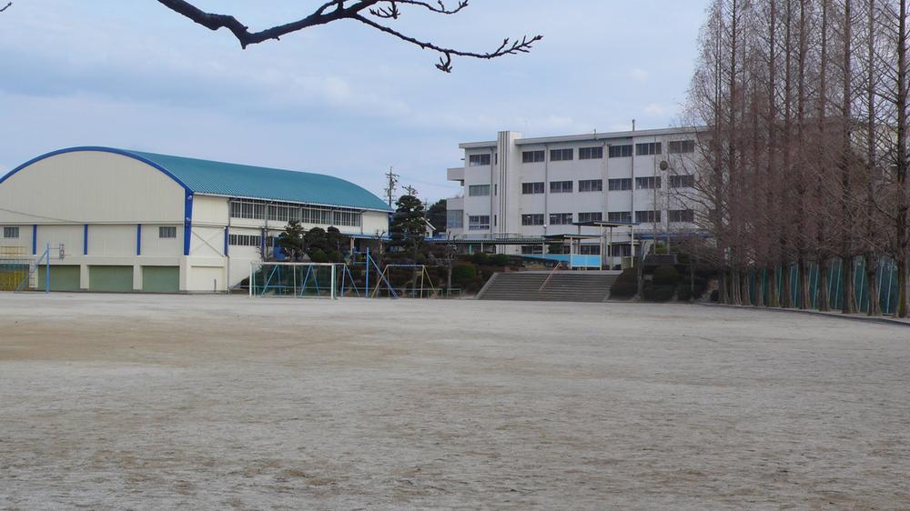 Primary school. Kasugai 1350m until the Municipal Nishiyama Elementary School