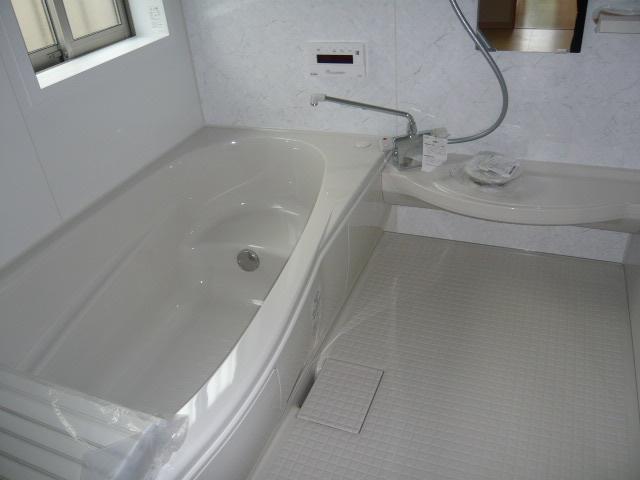 Same specifications photo (bathroom)