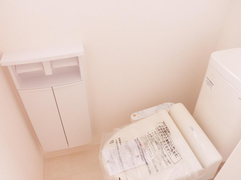 Toilet. 1 Building toilet Sefi on Detect Washlet ・ Toilet with storage (1F)