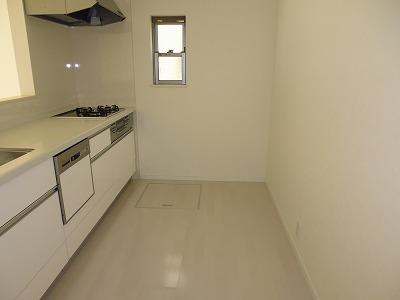Same specifications photo (kitchen). * Different from the actual ones