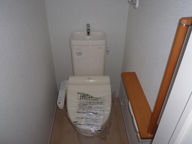 Toilet. 1 Building toilet