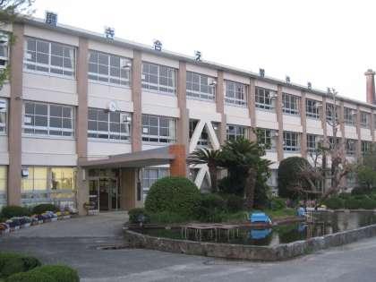 Junior high school. Kasugai until City Central Junior High School 1811m