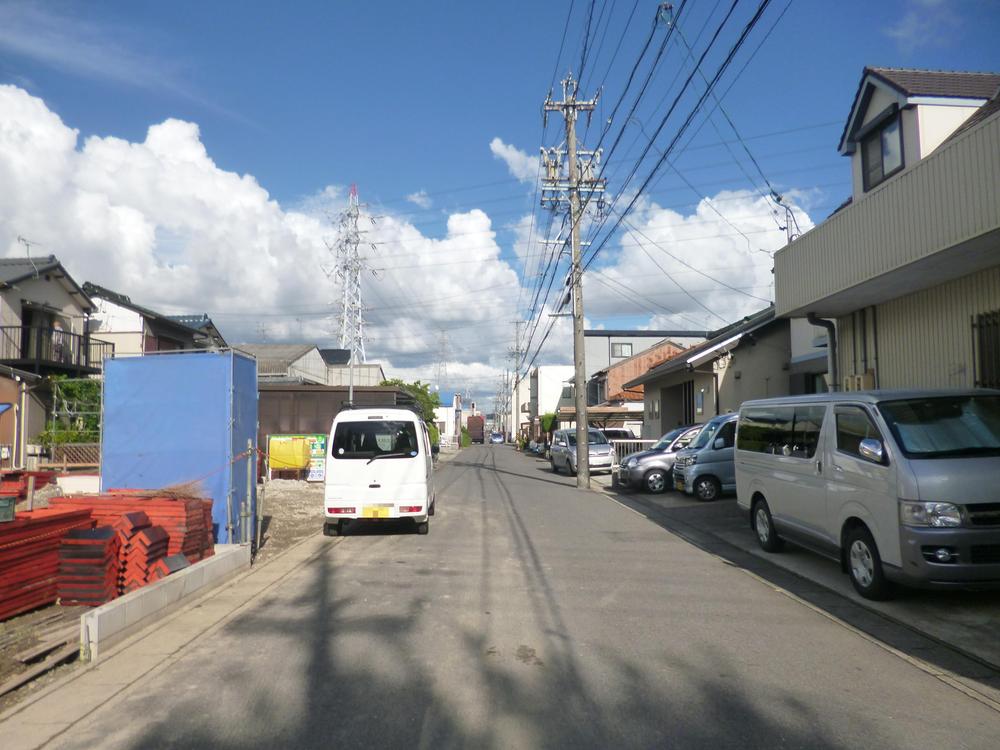 Local photos, including front road. Front road 2013.9.3 shooting