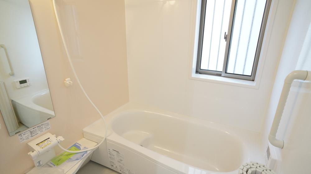 Bathroom. Local (11 May 2013) Shooting