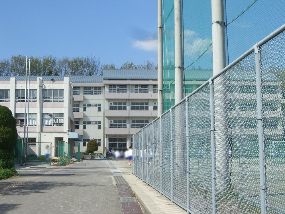 Junior high school. Kasugai Municipal Kozoji until junior high school 1780m