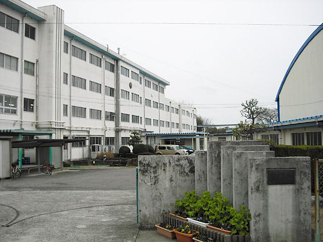 Primary school. 1030m to Nishiyama elementary school