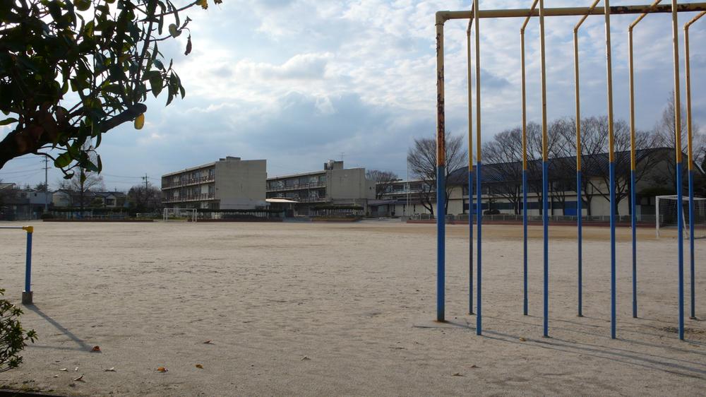 Primary school. Kasugai 730m to stand Matsubara elementary school