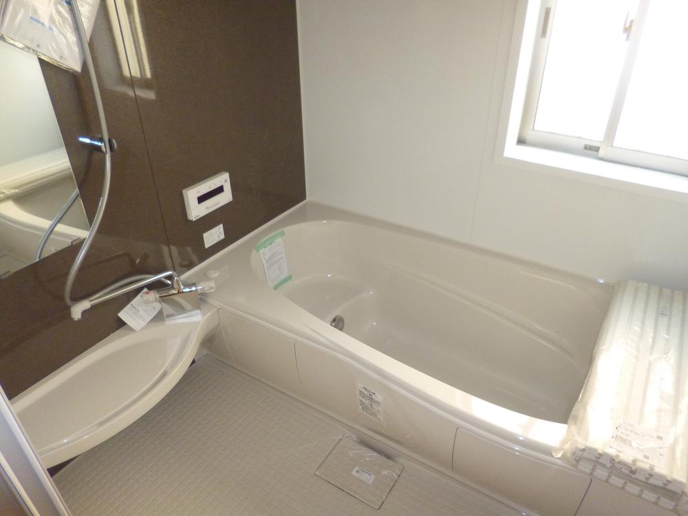 Same specifications photo (bathroom). * Different from the actual ones