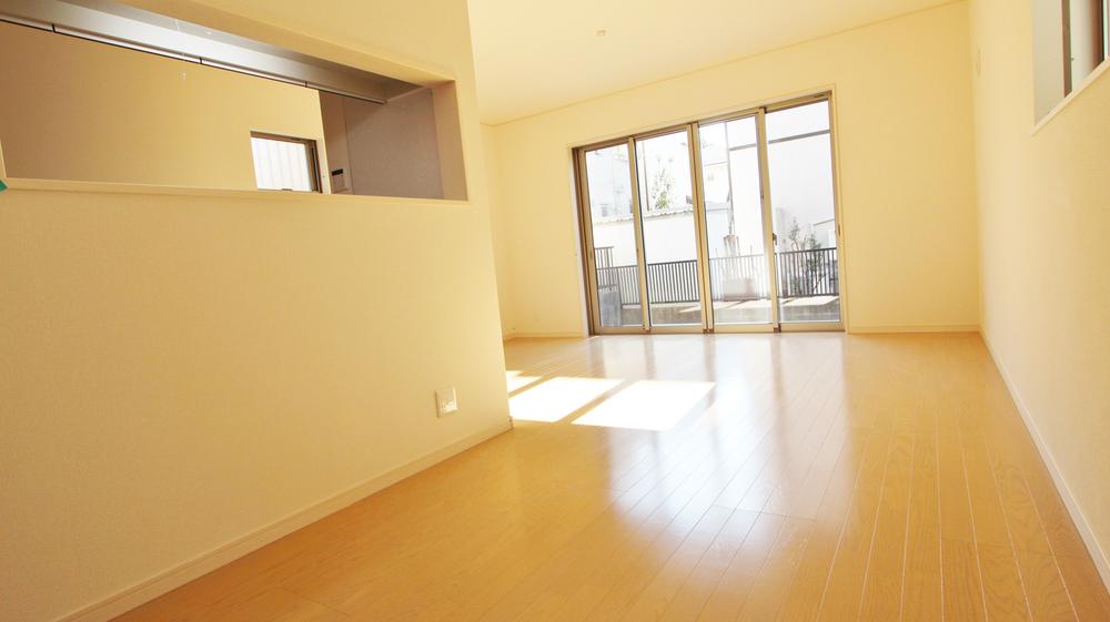 Living. Indoor (11 May 2013) Shooting Building 3