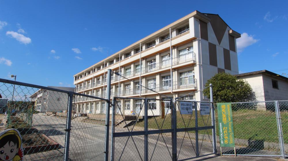 Primary school. 1349m to Kasugai Municipal Fuji Elementary School