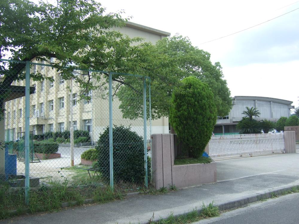Junior high school. Kasugai City Nanjo until junior high school 405m