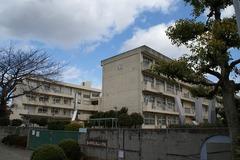 Primary school. Kasugai 362m to stand Matsuyama Elementary School