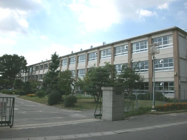 Primary school. 1100m to Ono Elementary School