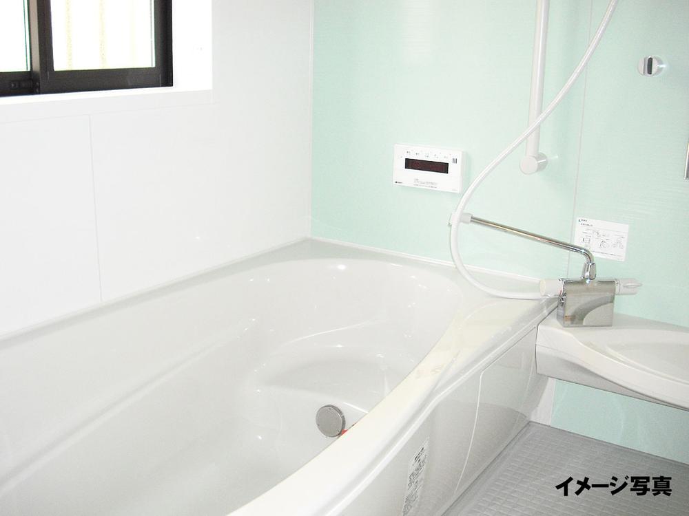 Same specifications photo (bathroom). Same specifications: Unit bus