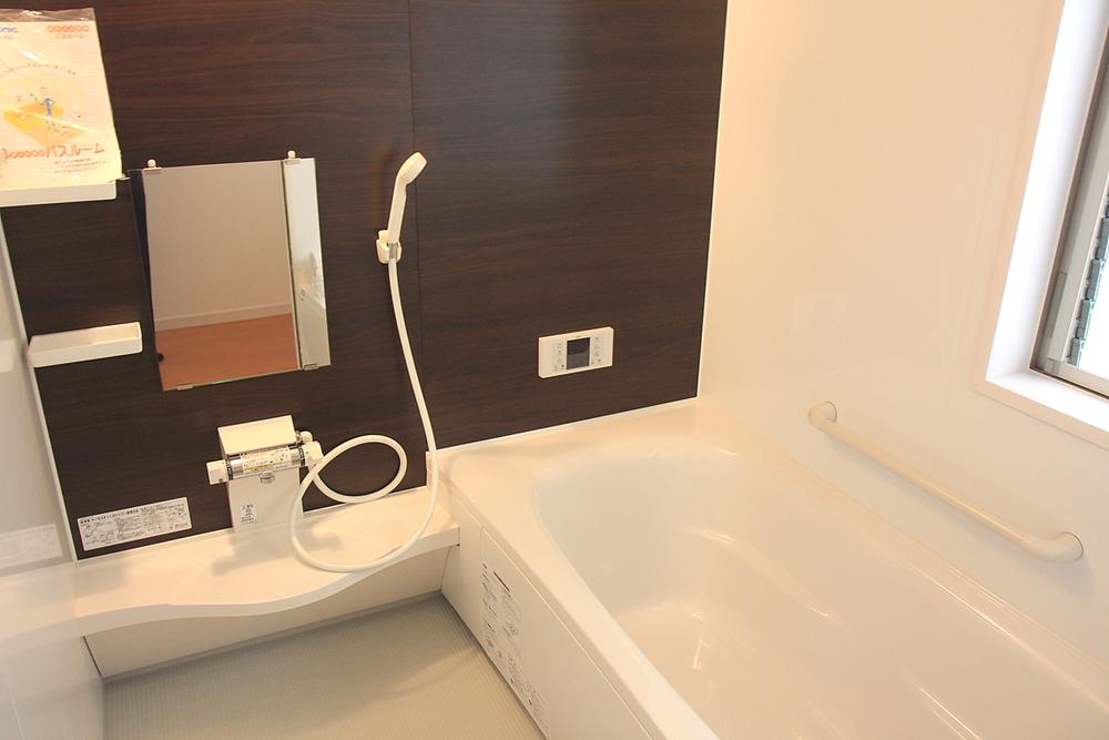 Same specifications photo (bathroom)