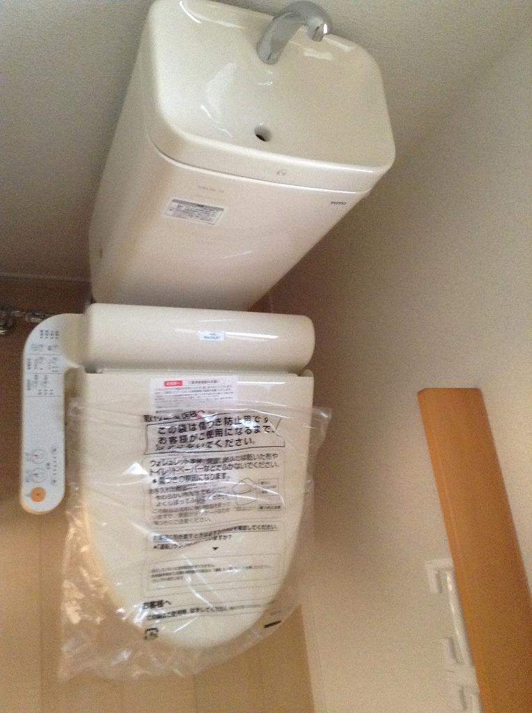Toilet. Building 2 2013.12.15 Shooting 