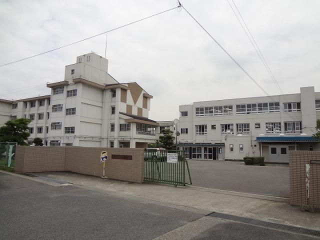 Primary school. 450m to Kasugai Municipal Fuji Elementary School