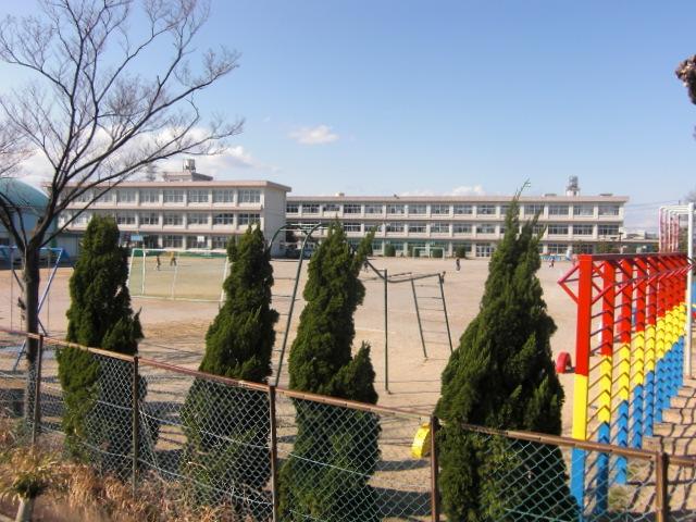 Primary school. Kasugai Municipal Ushiyama to elementary school 510m