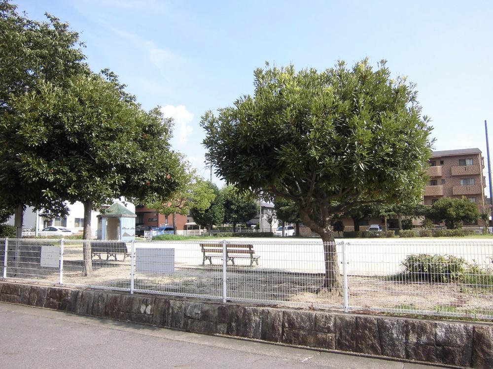 park. 190m to the left and right partial Nishikoen