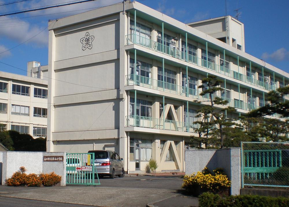 Primary school. Shinoki until elementary school 527m