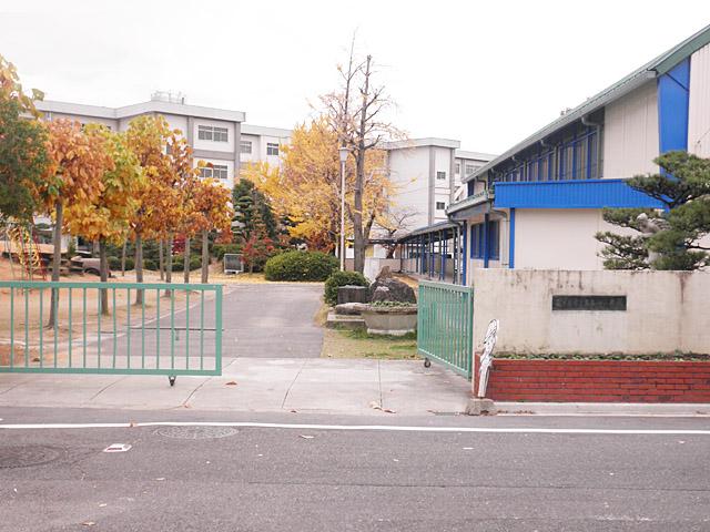 Primary school. Kasugai Municipal Toriimatsu to elementary school 440m