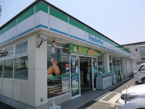 Convenience store. 150m to Family Mart (convenience store)