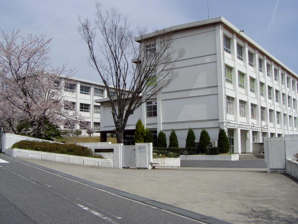 Junior high school. Kasugai Municipal Iwanaridai until junior high school 1344m