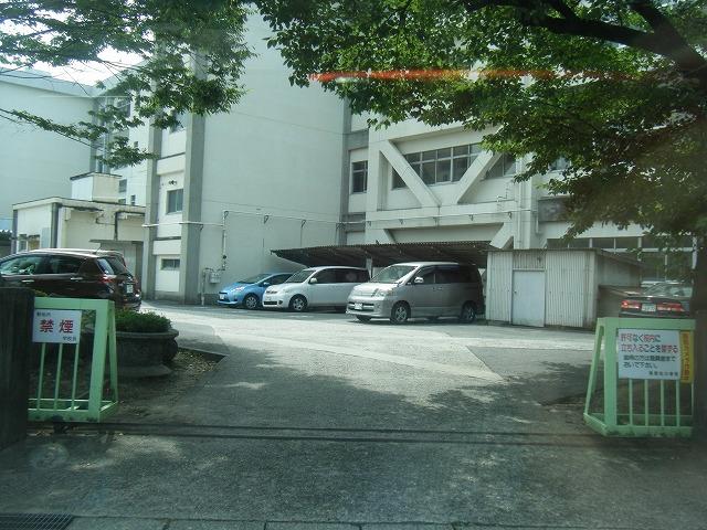 Primary school. Kasugai Municipal Toriimatsu 400m up to elementary school