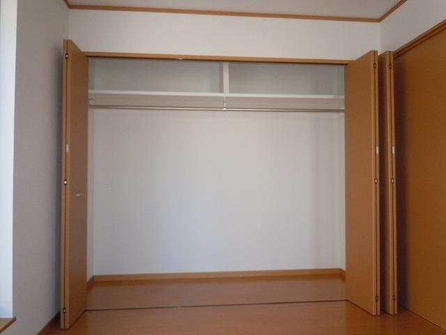 Receipt. Indoor (May 9, 2013) Shooting Large closet with in each room!