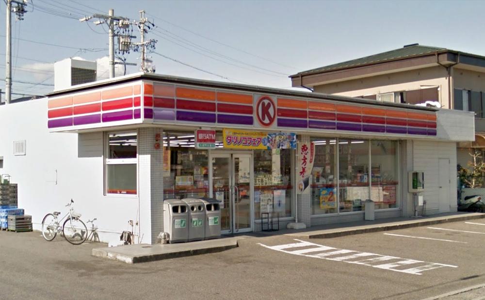 Convenience store. 580m to the Circle K store Degawa