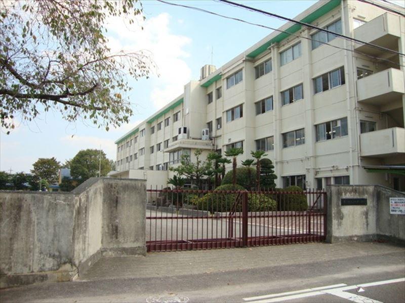 Primary school. Kasugai 370m to stand Kashiwabara elementary school