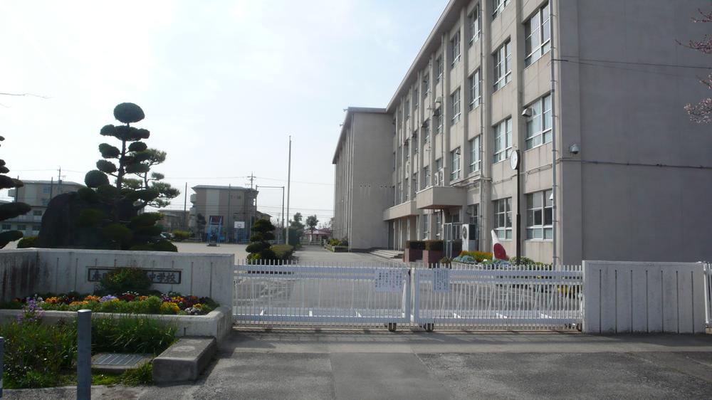 Junior high school. Kasugai Municipal Ajiyoshi until junior high school 1299m