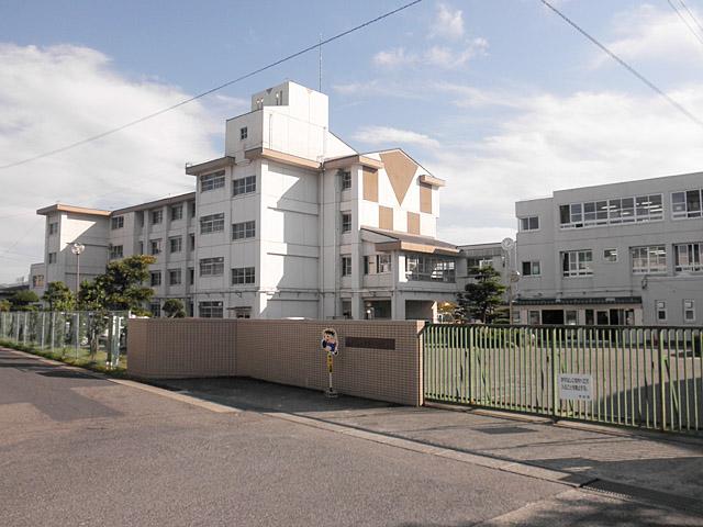 Primary school. 490m to Fuji elementary school