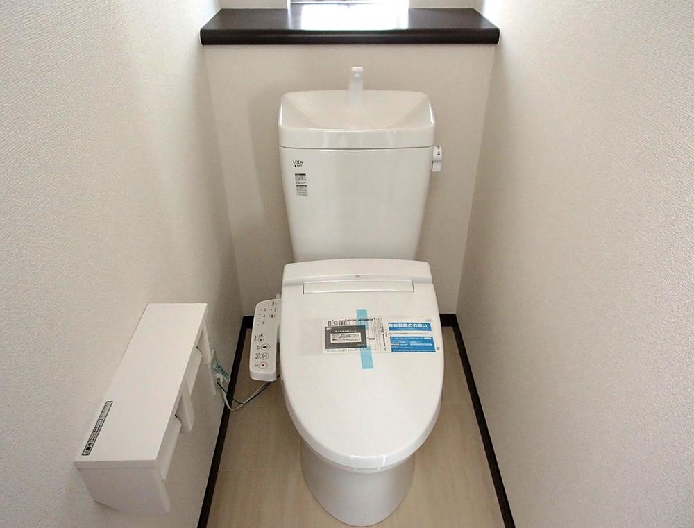 Toilet. Indoor (11 May 2013) Shooting