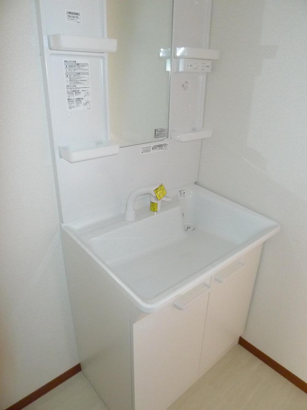 Wash basin, toilet. Example of construction