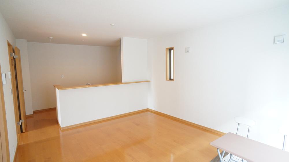 Same specifications photos (living)