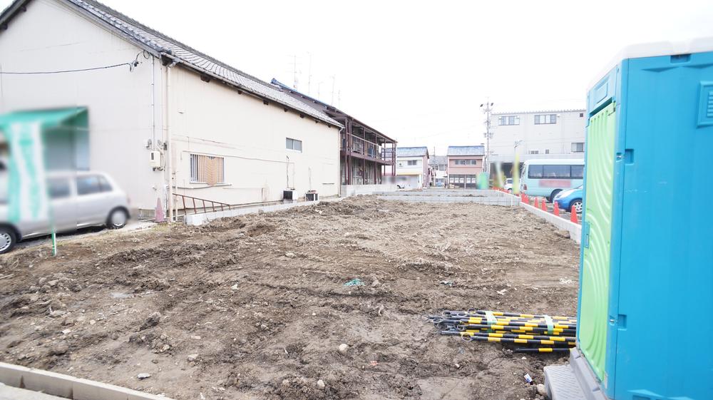 Local appearance photo. Local (12 May 2013) Shooting