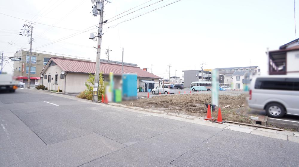 Local photos, including front road. Local (12 May 2013) Shooting