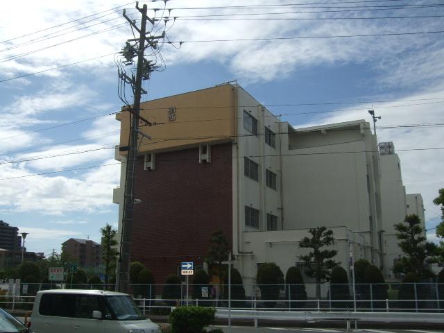 Primary school. Shikatsu Nishi Elementary School 30m to
