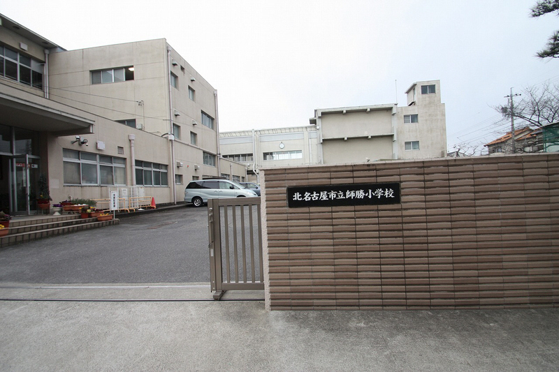 Primary school. Shikatsu up to elementary school (elementary school) 522m