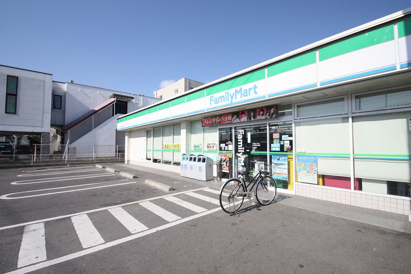 Convenience store. FamilyMart North Nagoya katabatic store up (convenience store) 214m