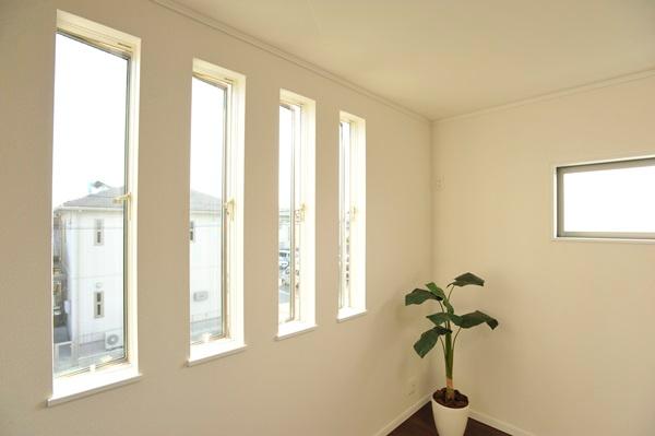 Other introspection. Sharp and stylish quadruple sash