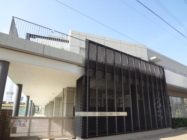Junior high school. 183m to the north of Nagoya Municipal Shikatsu junior high school