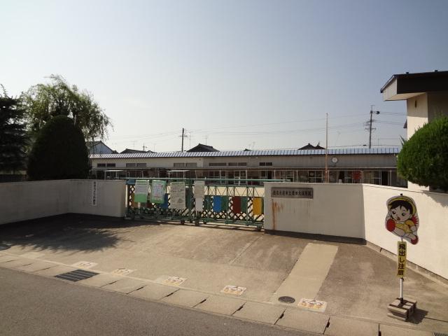 kindergarten ・ Nursery. Shikatakita to nursery school 559m