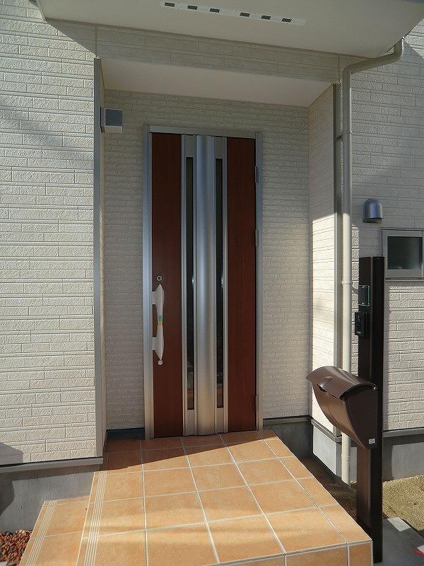 Entrance. Local (12 May 2013) Shooting